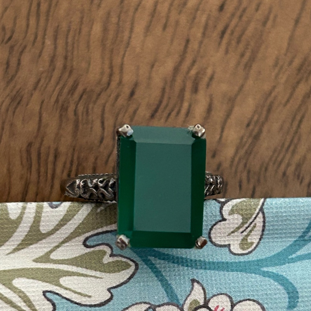 Green Gemstone Ring- size 6 1/2